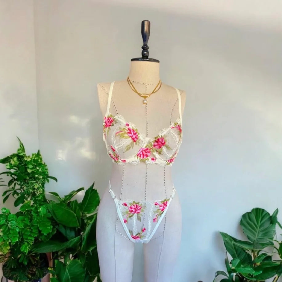 Ivory Blossom Set White