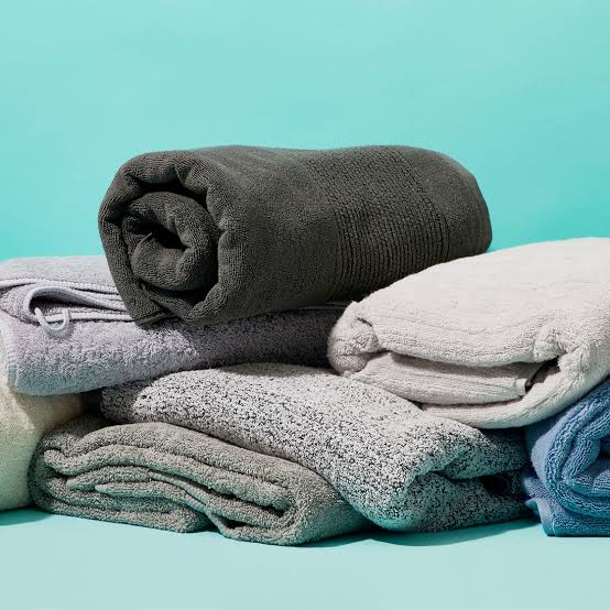 Buy Lush & Beyond Maroon Cotton 4 Face Towels, 2 Hand Towel